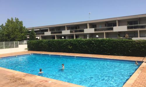 Studio 30m2 with pool, parking and a garden