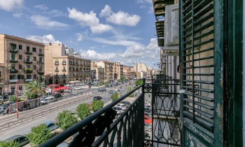 Corso dei Mille Station Flat with Balcony