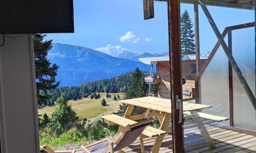 Sorbiers A02 à Chamrousse 1700 en rez de jardin plein sud