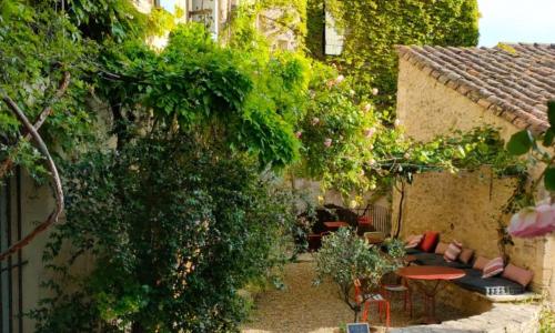 La Maison près de la Fontaine