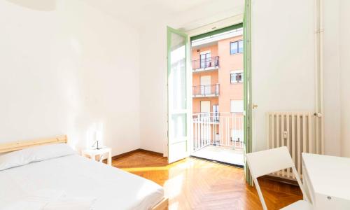 Rivoli Subway Roomy Flat