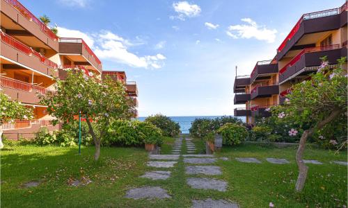 Beautiful Apartment In Letojanni With Wifi