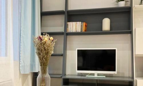 Quiet studio in St Peter's Square