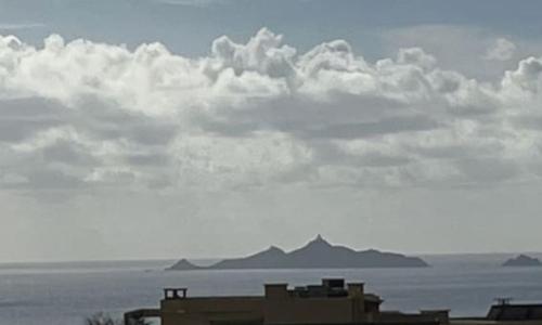 SUPERBE APPARTEMENT FACE AUX ILES SANGUINAIRES