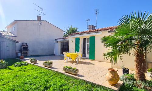 Villa de plain pied à l intérieur des remparts