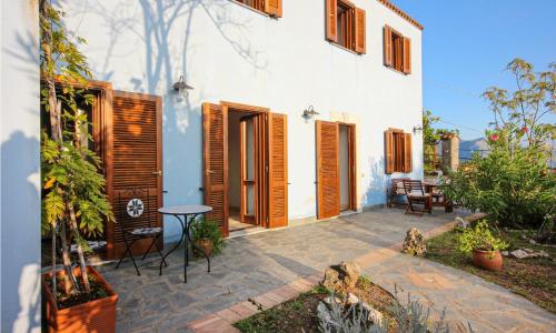 3 Bedroom Stunning Home In Maratea