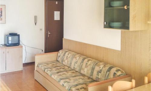 Gorgeous Apartment In Bibione With Kitchen