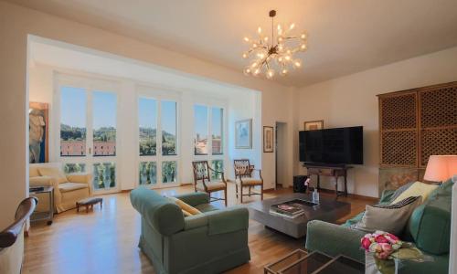 Apartments Florence- Biblioteca apartment with view