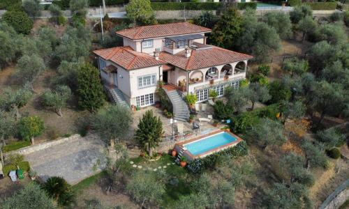 Villa Le Selvarelle by Nicola Real Estate