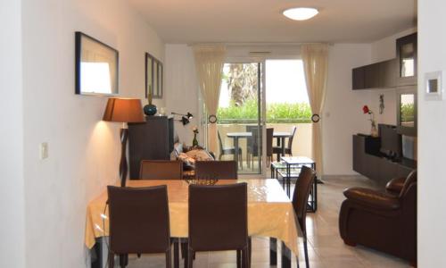 Appartement Mèze, 3 pièces, 4 personnes - FR-1-604-20