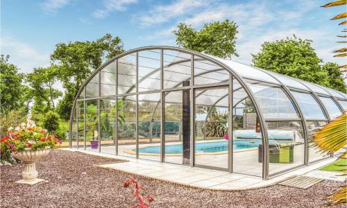 Amazing Home In Pommeret With Ethernet Internet