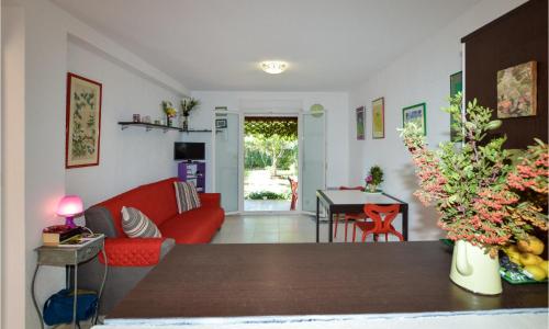 1 Bedroom Stunning Home In Cervione