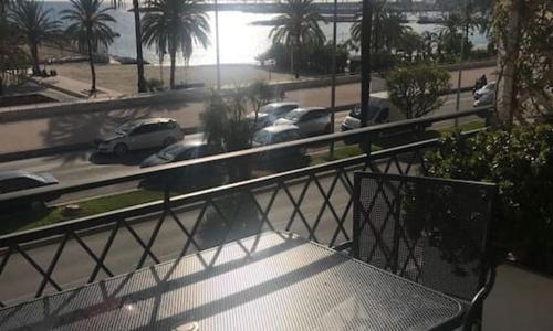 APPARTAMENTO GRANDE E COMODO, TERRAZZO VISTA MARE