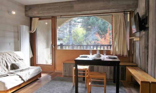 Appartement Saint-Chaffrey , 2 pièces, 6 personnes - FR-1-330E-109