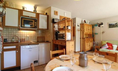 Appartement Saint-Chaffrey , 2 pièces, 4 personnes - FR-1-330E-90