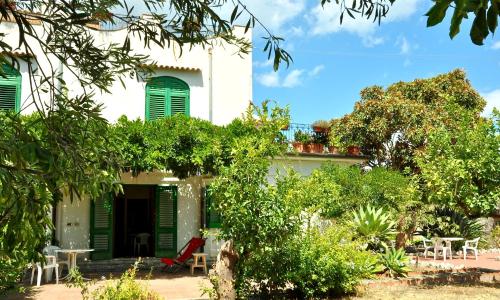 Seafront Apartments Garden House