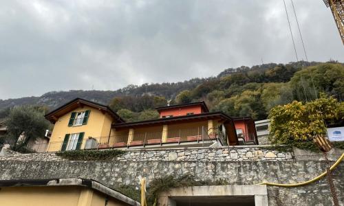 SALA COMACINA APARTMENT NO 1 (SLEEPS 10)