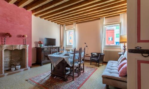 Wondrous Palazzetto 1619 in Magical Burano Island