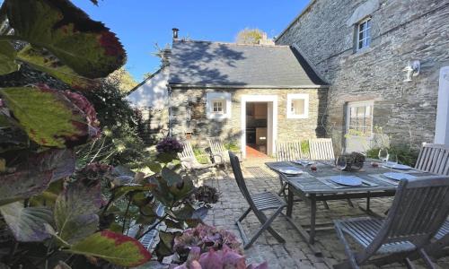 Breton house in Locquirec, near beach