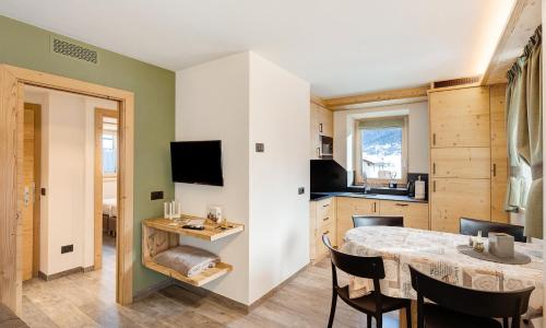 Corolla Rosina's Home