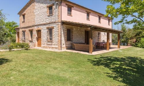 Belvilla by OYO Villa Fufi