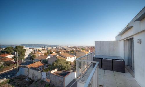 La Terrasse - proche gare et centre ville, parking -