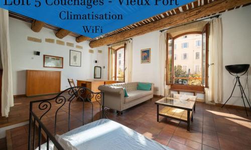 Air-conditioned loft in the heart of the old port