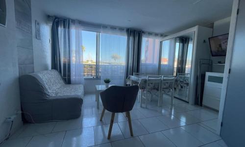 Superbe appartement 6 personnes avec piscine secteur Richelieu, à 400m de la plage et à 650m du centre port