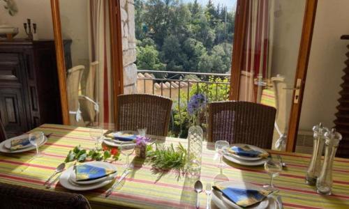 Bright apartment close to the village