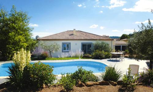 Pretty holiday home with garden and private pool, Gabian