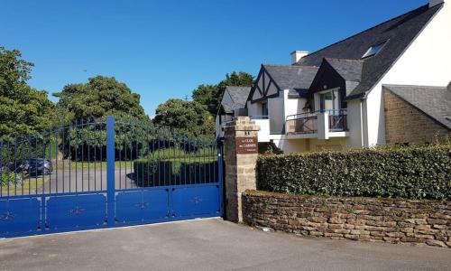 Hyper centre de Sarzeau, grand appartement au calme avec jardinet