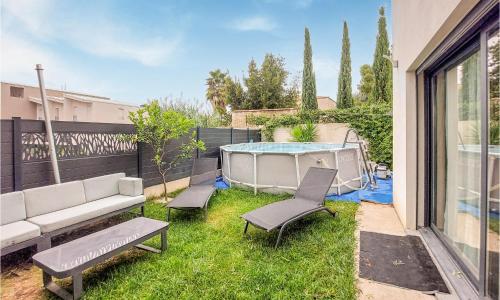 Cozy Home In St Jean De Vedas With Kitchen