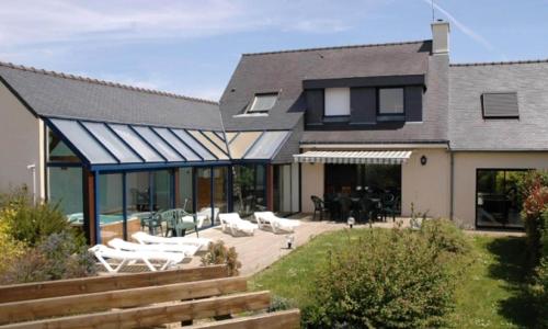 Attractive holiday home with garden