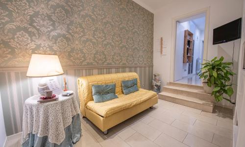 Refuge on Piazza re di Roma