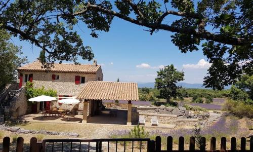 Maison de caractère dans Luberon avec piscine