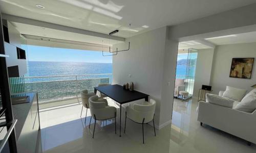 Vue mer exceptionnelle, appartement unique de luxe