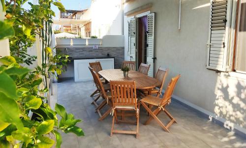 Oroblu. Villetta singola a 50 metri dal mare