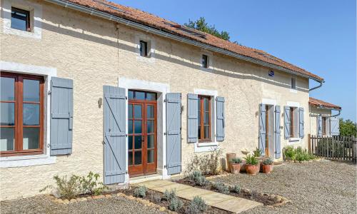 Cozy Home In Monfaucon With Wifi