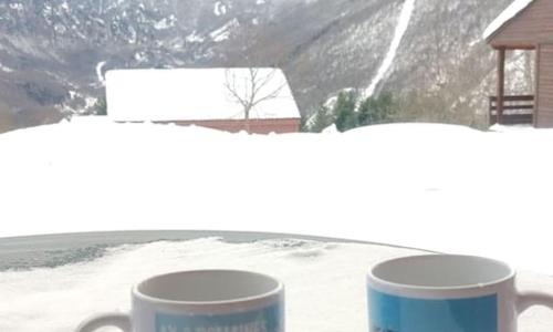 T2 confortable 31m2 piscine terrasse vue dégagée montagne