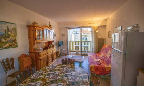 Nice 45m with terrace in Fréjus