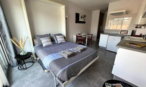 Studio équipé moderne à deux pas de la plage