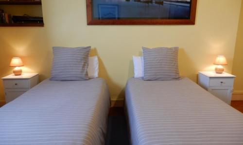 CAPRICES ENSOLEILLES Chambre, vue panoramique, petite vue mer, 300 metres plage Mers les Bains Le Treport LOCATION CAPRICIOSA petit dejeuner servi en chambre en option, 2 velos fournis sous réserve de disponibilite