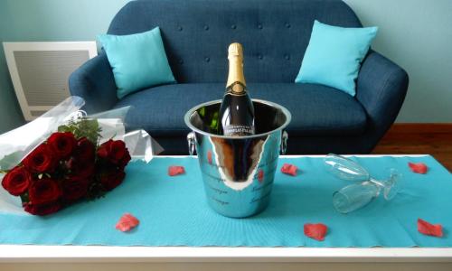 Villa des Bains de Mer avec balcon et vue, terrasse 300 m plage, 2 chambres, 3 velos fournis à Mers les Bains Le Treport, petit dejeuner en option