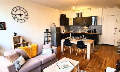 My Conciergerie by Lucy Violin - Le Gambetta