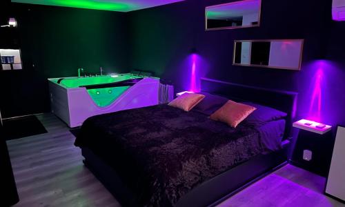 Love Room du Pavillon Gite indépendant avec SPA à 50 min de Lyon dans le Beaujolais