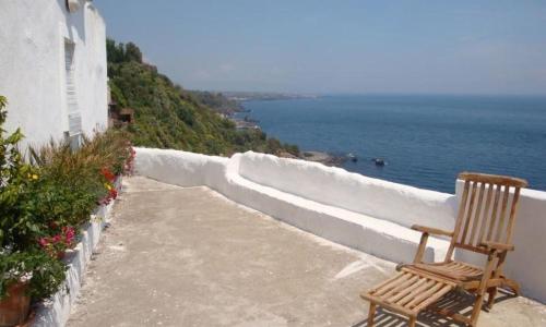 Come In Sicily La Pietra Monaca