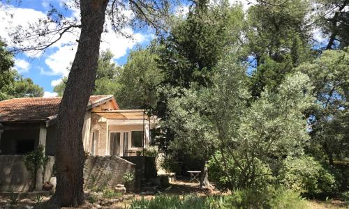 Loumaset-agréable petite maison-garrigues de Nîmes