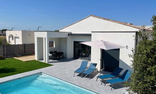 Villa neuve 5 Etoiles avec piscine chauffée, à 900m des plages