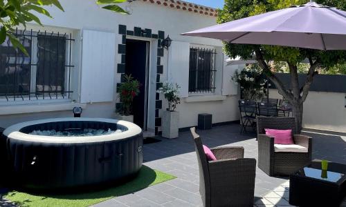 Key Largo villa 2p avec pkg clim grande terrasse avec jacuzzi proche port et plage