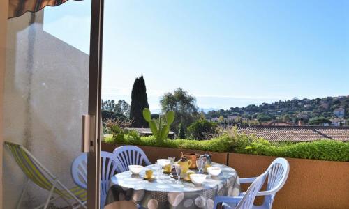 Appartement Le Lavandou, 1 pièce, 3 personnes - FR-1-251-83